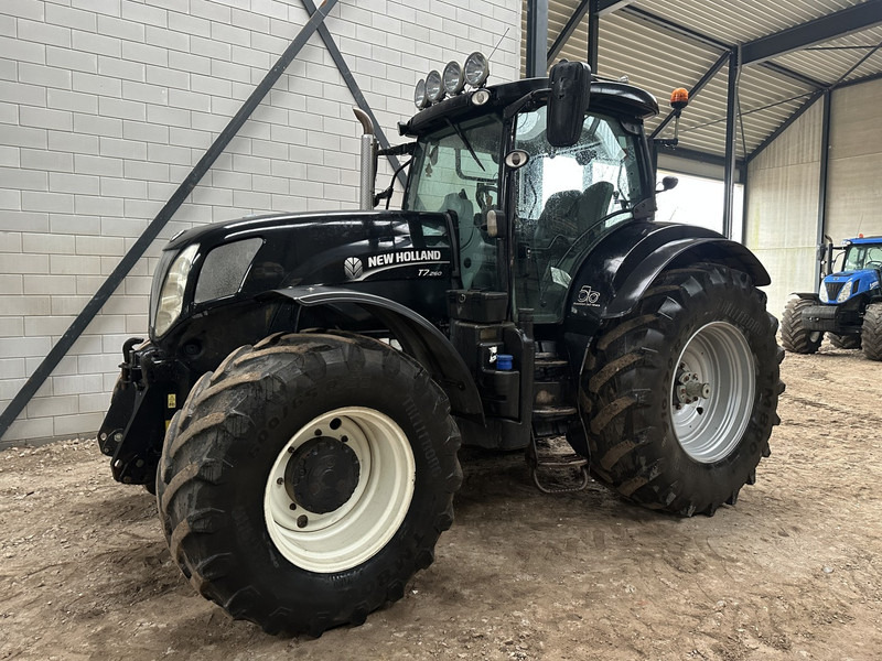 New Holland T7.260 - Farm tractor: picture 1 New Holland T7.260 - Farm tractor: picture 1
