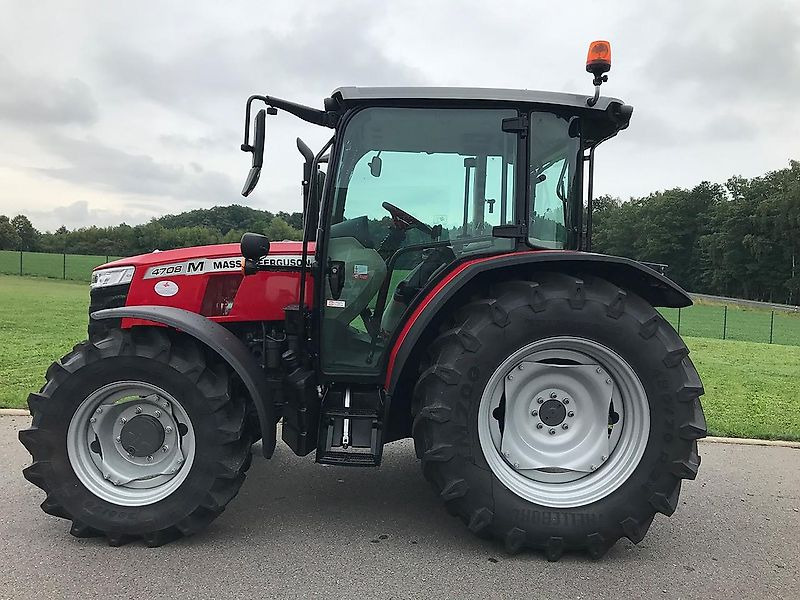 Massey Ferguson MF 4708 M - Farm tractor: picture 1 Massey Ferguson MF 4708 M - Farm tractor: picture 1