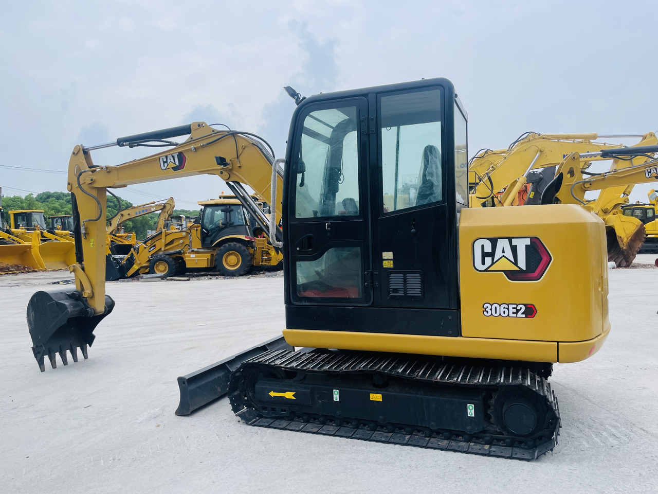 Caterpillar 306 Used Excavator CAT 306D 306E 3062 6 Ton Crawler Excavators Doosan DH60 DX60 Hyundai 60 for Sale - Mini excavator: picture 4 Caterpillar 306 Used Excavator CAT 306D 306E 3062 6 Ton Crawler Excavators Doosan DH60 DX60 Hyundai 60 for Sale - Mini excavator: picture 4