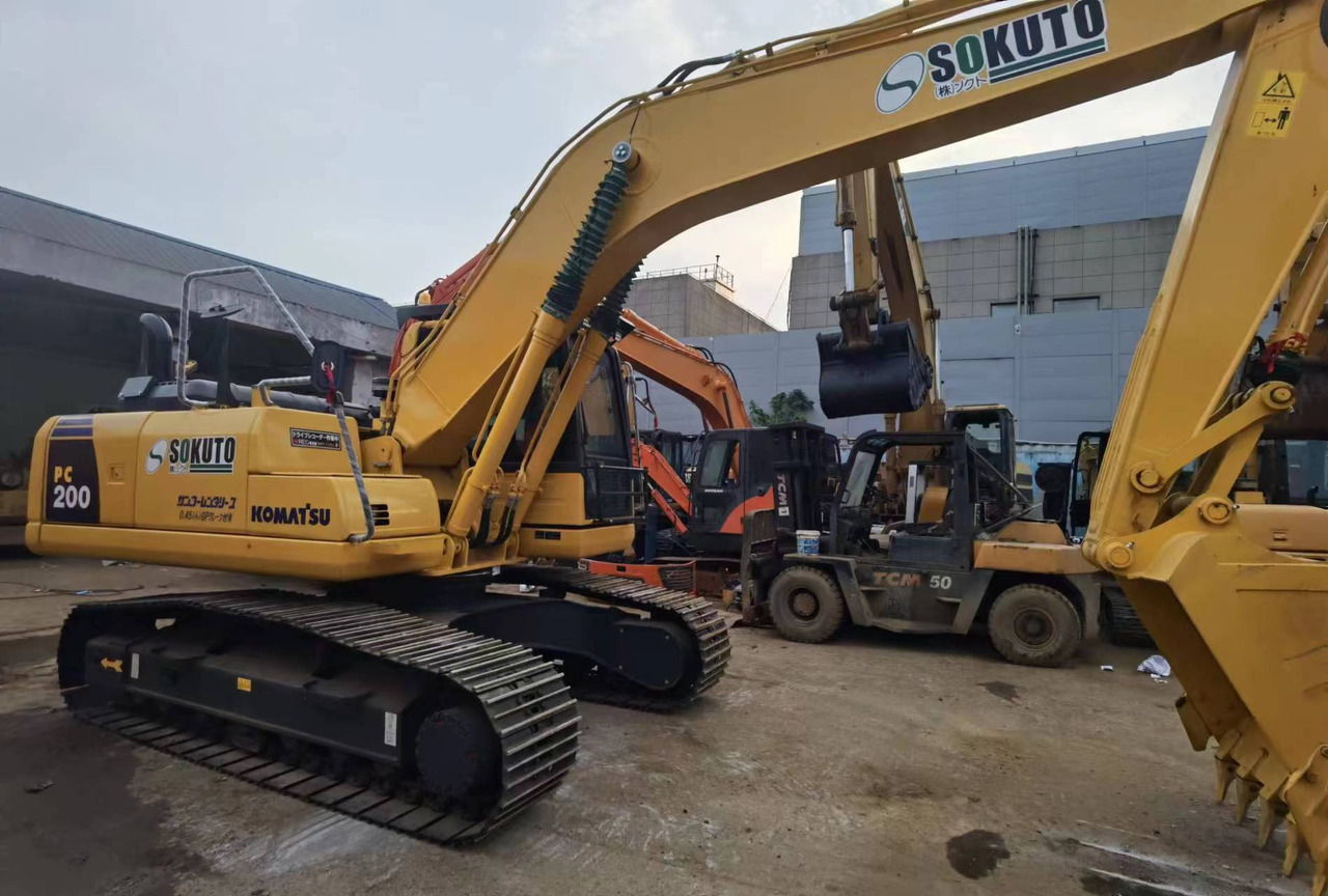 Komatsu PC200 PC210 PC220 Used Excavator Crawler Hydraulic High Quality Secondhand Excavator for Sale - Crawler excavator: picture 1 Komatsu PC200 PC210 PC220 Used Excavator Crawler Hydraulic High Quality Secondhand Excavator for Sale - Crawler excavator: picture 1