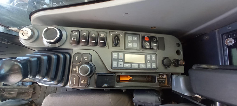 Wheel excavator Doosan DX210W-5: picture 12