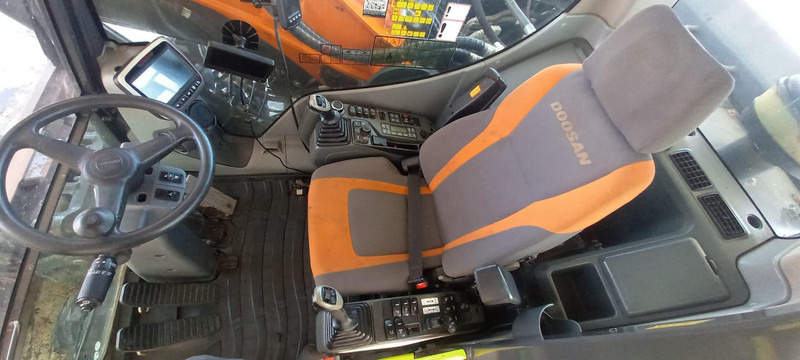Wheel excavator Doosan DX210W-5: picture 10