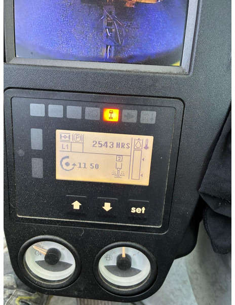 New Holland WE170B ** solo 2.543 horas, Rototilt** - Wheel excavator: picture 4 New Holland WE170B ** solo 2.543 horas, Rototilt** - Wheel excavator: picture 4