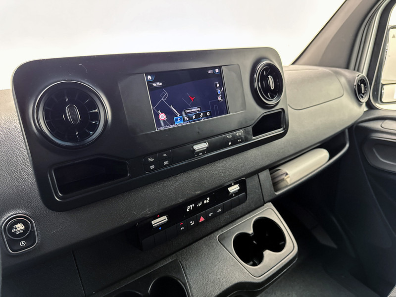 Mercedes-Benz Sprinter 314 2.2 CDI L2H2 Automaat Laadlift Omvormer 220v Luchtgeveerde stoel Navigatie MBUX Camera - Panel van: picture 5 Mercedes-Benz Sprinter 314 2.2 CDI L2H2 Automaat Laadlift Omvormer 220v Luchtgeveerde stoel Navigatie MBUX Camera - Panel van: picture 5