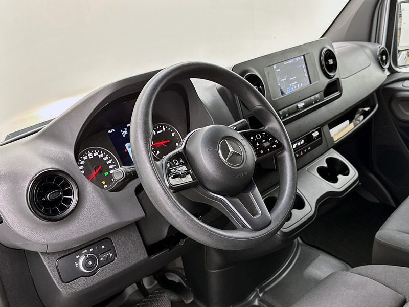 Mercedes-Benz Sprinter 316 2.2 CDI L2H2 Automaat 164pk Navigatie Geveerde stoel NAP Camera Betimmering Cruise control Euro 6 - Panel van: picture 5 Mercedes-Benz Sprinter 316 2.2 CDI L2H2 Automaat 164pk Navigatie Geveerde stoel NAP Camera Betimmering Cruise control Euro 6 - Panel van: picture 5