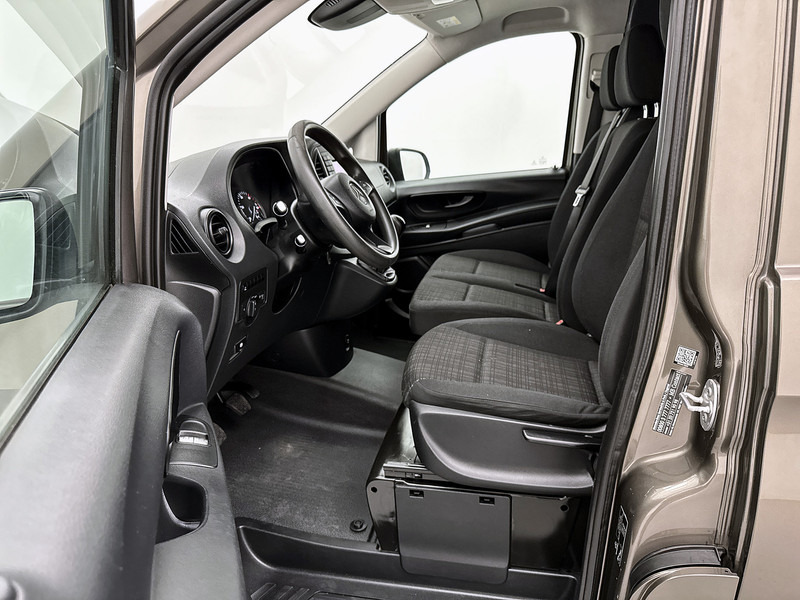 Mercedes-Benz Vito 109 CDI Functional Lang Marge Navigatie Achteruitrijcamera Trekhaak Parkeersensoren - Panel van: picture 4 Mercedes-Benz Vito 109 CDI Functional Lang Marge Navigatie Achteruitrijcamera Trekhaak Parkeersensoren - Panel van: picture 4