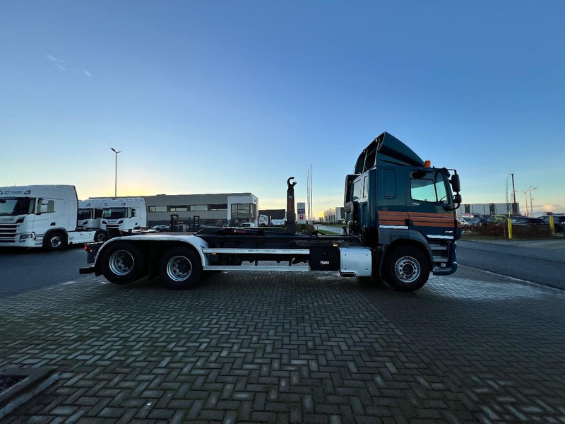 DAF CF85 6x2 containersysteem Only 350.000km / HIAB XR 26S Haakarmsyteem - Hook lift truck: picture 4 DAF CF85 6x2 containersysteem Only 350.000km / HIAB XR 26S Haakarmsyteem - Hook lift truck: picture 4