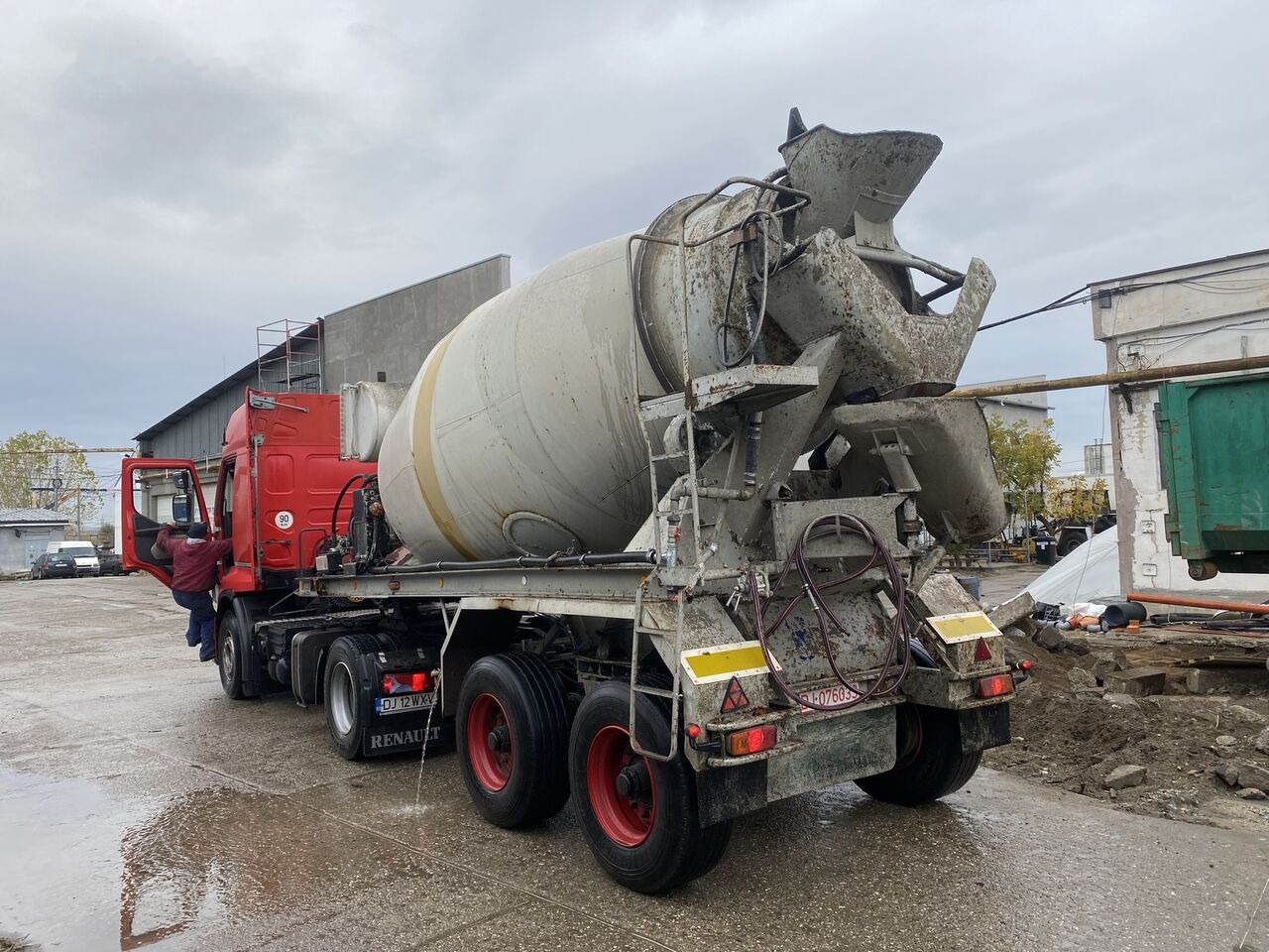 CIFA - Concrete mixer semi-trailer: picture 5 CIFA - Concrete mixer semi-trailer: picture 5