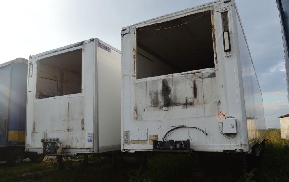 Container izoterm -frigorific - Isothermal semi-trailer: picture 1 Container izoterm -frigorific - Isothermal semi-trailer: picture 1