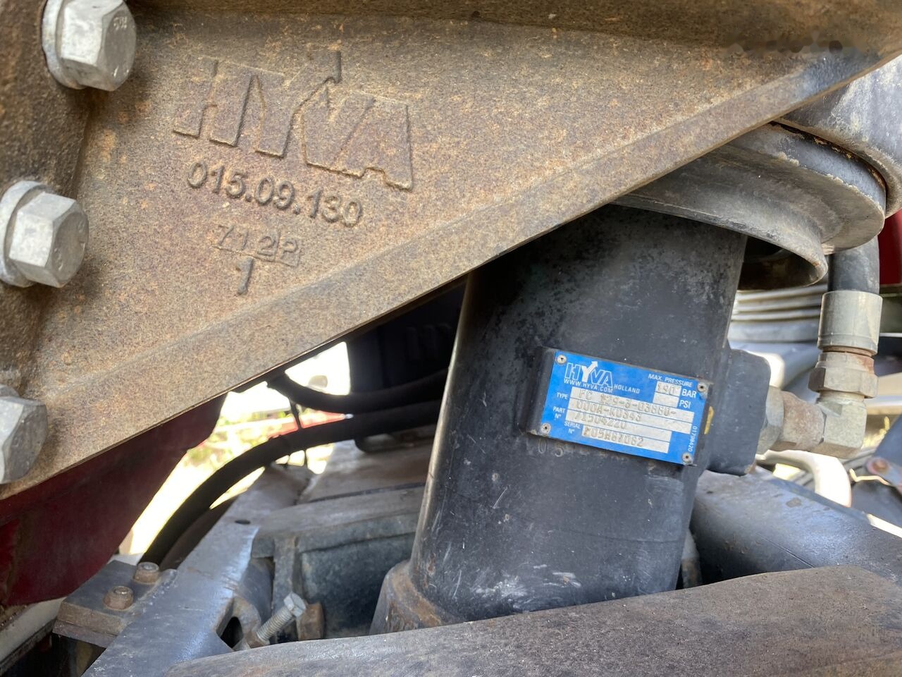 Hyva HARDOX 6x4 BENA basculabila CA NOUA - Flatbed body: picture 5 Hyva HARDOX 6x4 BENA basculabila CA NOUA - Flatbed body: picture 5