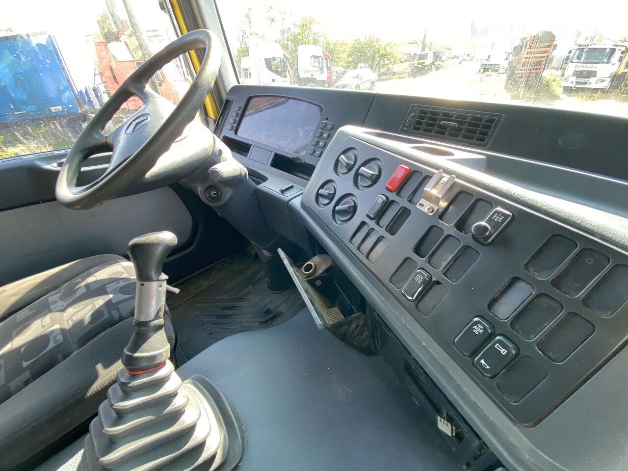Crane truck, Dropside/ Flatbed truck Mercedes-Benz Dropside camion Mercedes-Benz Actros MP1 V6 2635 + KRANE HIAB 17: picture 11