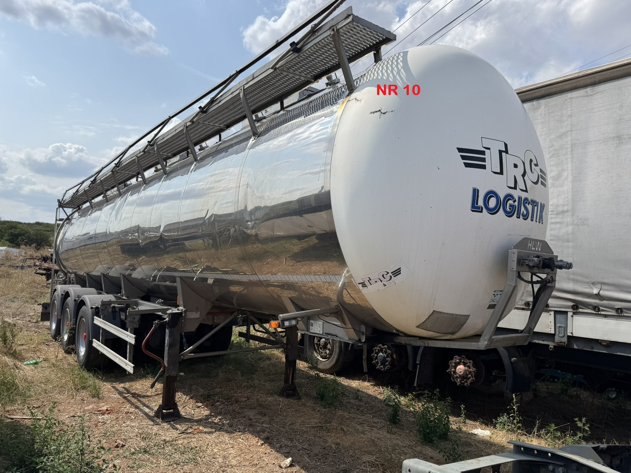 Transport lichide ALIMENTARE HLW STA 36 INOX ALIMENTAR AZOR AGRICULTURA - Tank semi-trailer: picture 1 Transport lichide ALIMENTARE HLW STA 36 INOX ALIMENTAR AZOR AGRICULTURA - Tank semi-trailer: picture 1