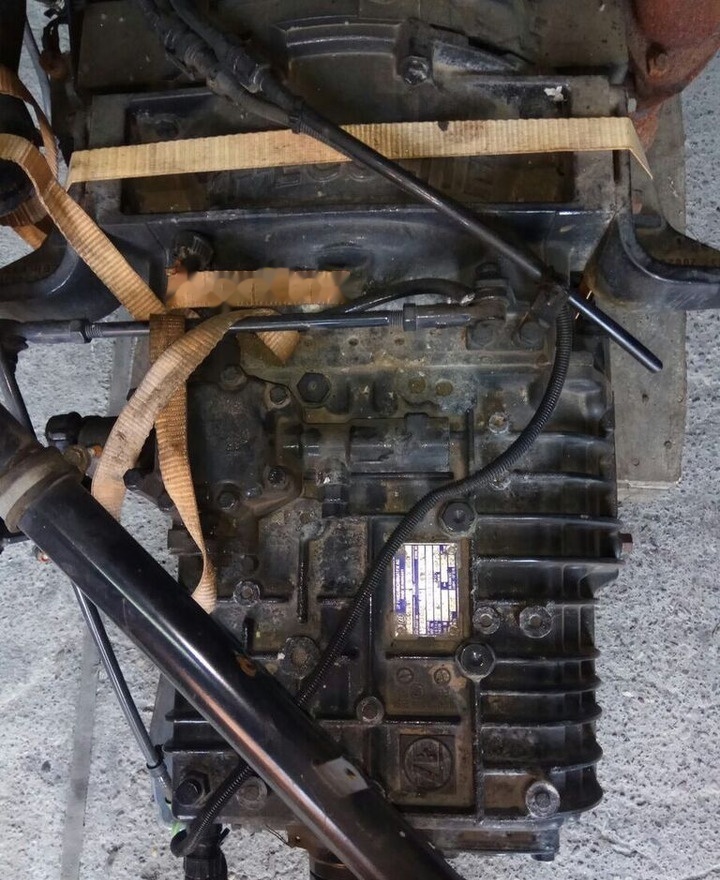ZF 6s850 81.32003-6625 MAN L2000 TGL - Gearbox for Truck: picture 2 ZF 6s850 81.32003-6625 MAN L2000 TGL - Gearbox for Truck: picture 2