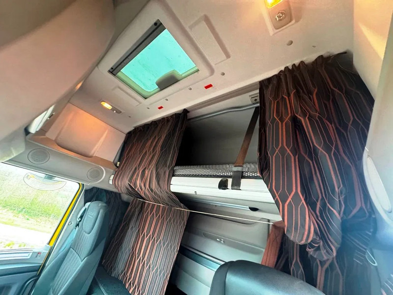 Lease a DAF XF 530 Twensteer 6x2/4. Hydr. system. DAF XF 530 Twensteer 6x2/4. Hydr. system.: picture 14