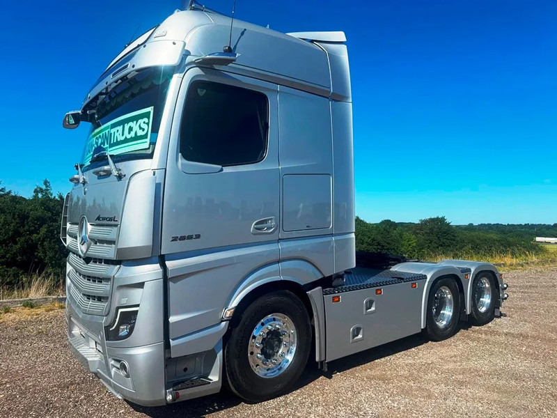 Mercedes-Benz Actros 2653 Special Interior. 6x2 3250mm weelbase. Air / Air suspension. hydr. syatem. Invertor. Micro wave. - Tractor unit: picture 3 Mercedes-Benz Actros 2653 Special Interior. 6x2 3250mm weelbase. Air / Air suspension. hydr. syatem. Invertor. Micro wave. - Tractor unit: picture 3