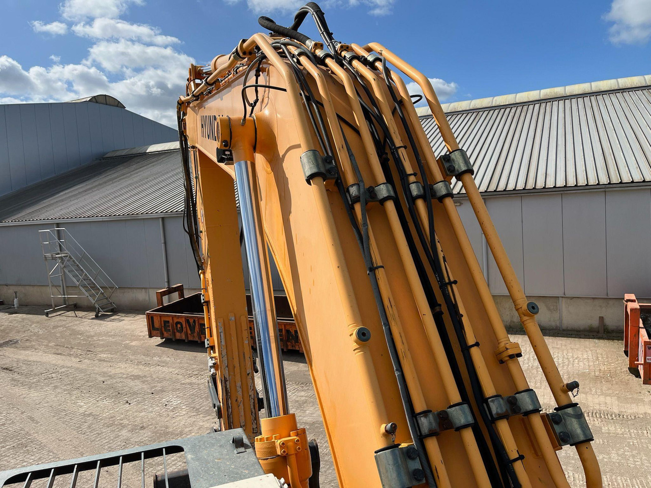 Crawler excavator Hyundai Robex 290-9: picture 8