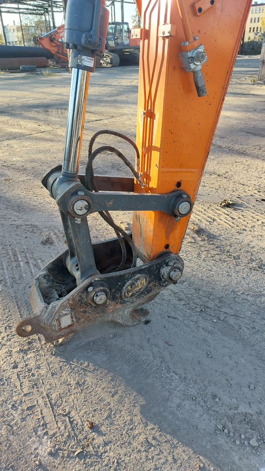 Crawler excavator DOOSAN DX140LC-5: picture 9