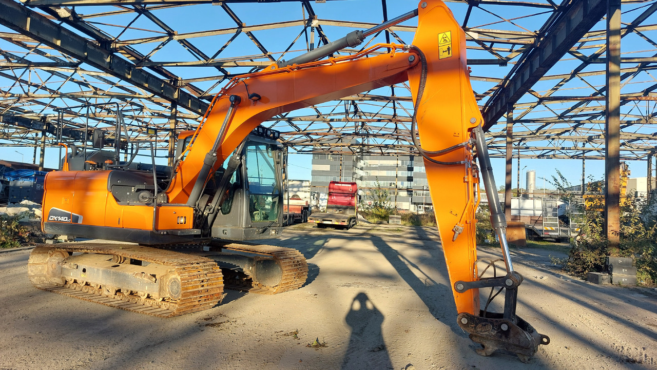 Crawler excavator DOOSAN DX140LC-5: picture 8