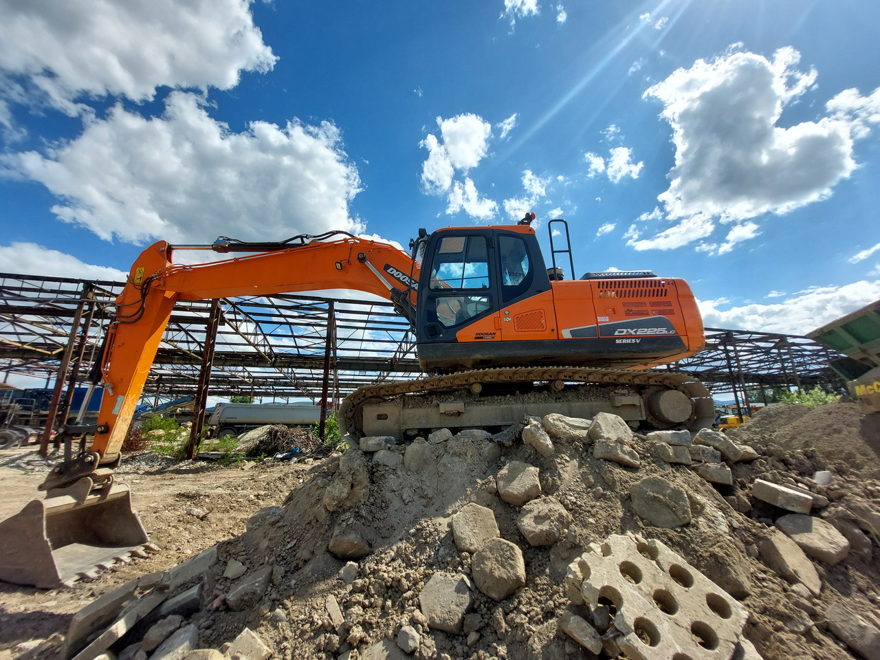 DOOSAN DX225LC-5 - Crawler excavator: picture 2 DOOSAN DX225LC-5 - Crawler excavator: picture 2