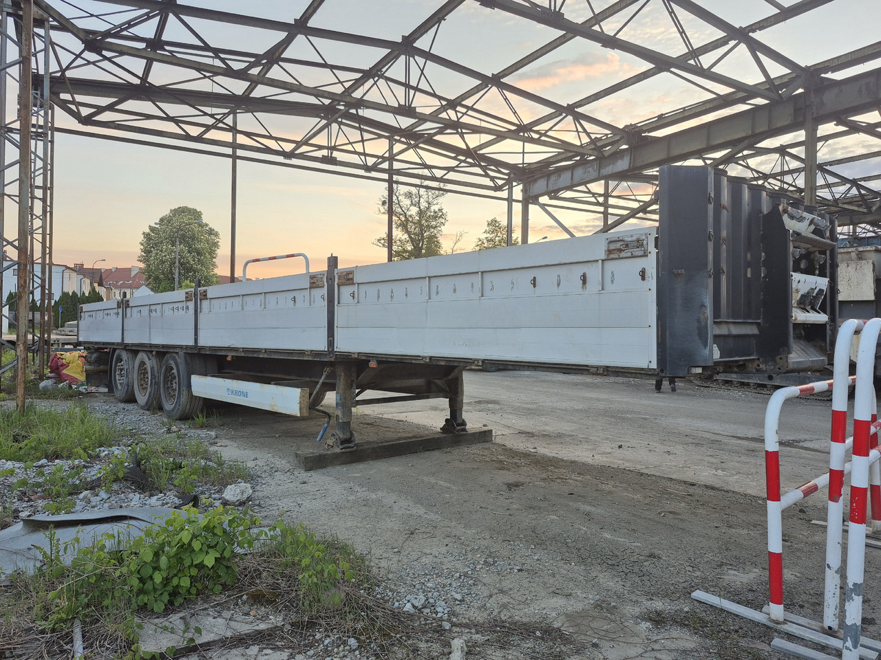 KRONE PROFILINER - Dropside/ Flatbed semi-trailer: picture 2 KRONE PROFILINER - Dropside/ Flatbed semi-trailer: picture 2