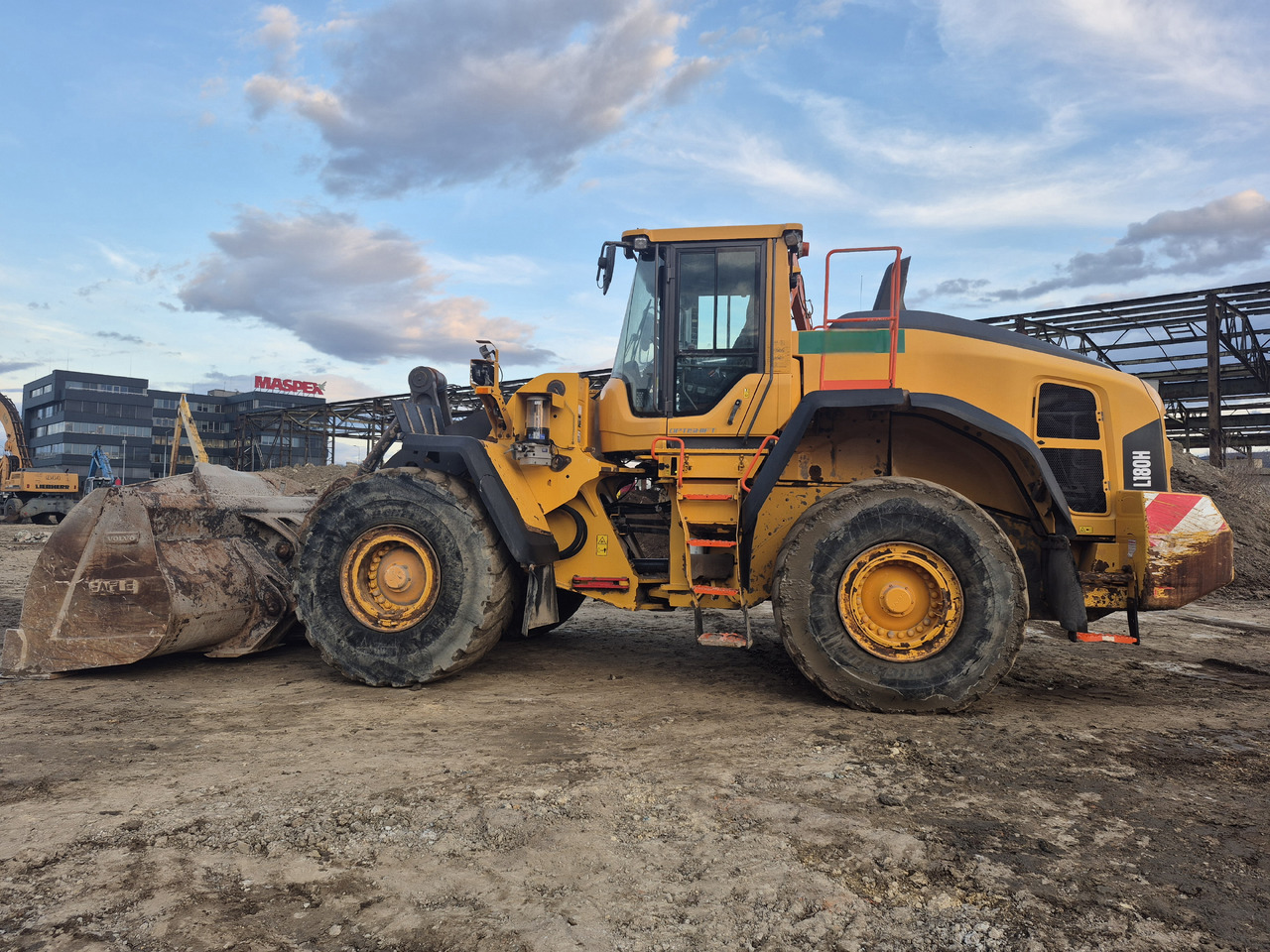 VOLVO L180H - Wheel loader: picture 2 VOLVO L180H - Wheel loader: picture 2