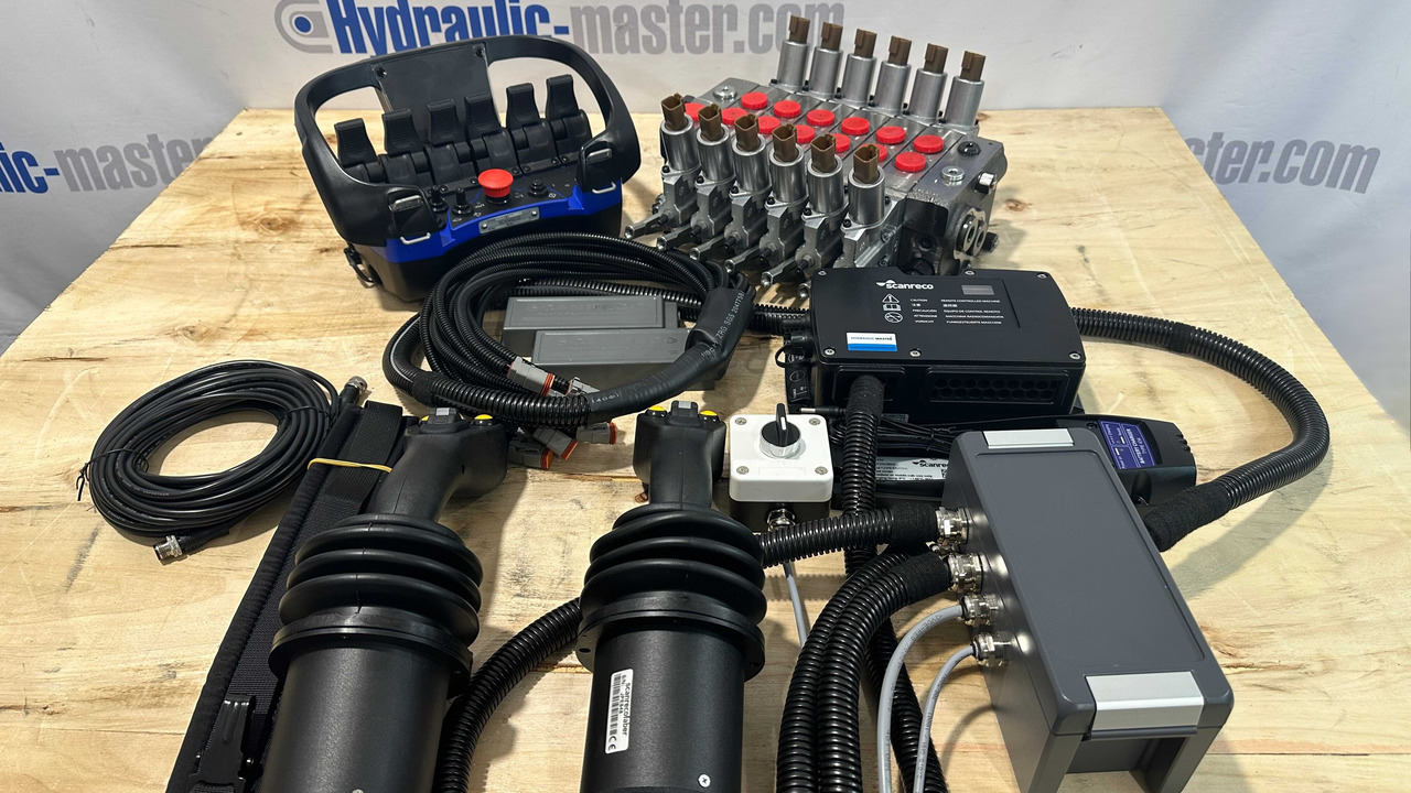 Proportional Valve Walvoil DPX100 with Control Scanreco RC400 and JP Joysticks PWM for Palfinger, Kubota, Kesla - Forestry equipment: picture 1 Proportional Valve Walvoil DPX100 with Control Scanreco RC400 and JP Joysticks PWM for Palfinger, Kubota, Kesla - Forestry equipment: picture 1