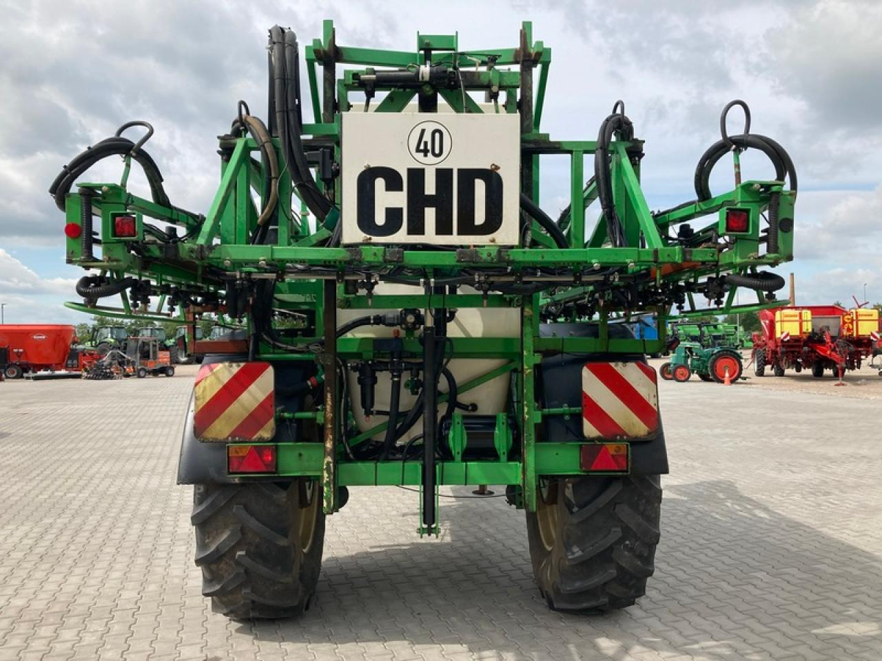 D4027 - Trailed sprayer: picture 3 D4027 - Trailed sprayer: picture 3
