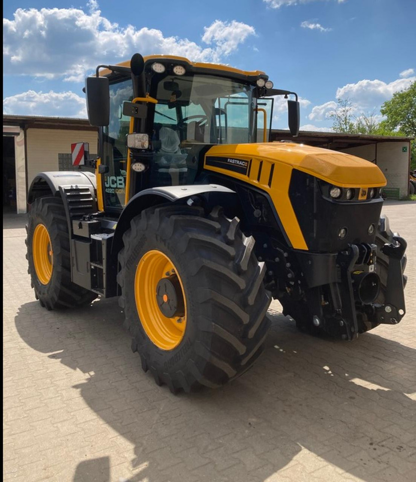 JCB FASTRAC 4220 - Farm tractor: picture 1 JCB FASTRAC 4220 - Farm tractor: picture 1
