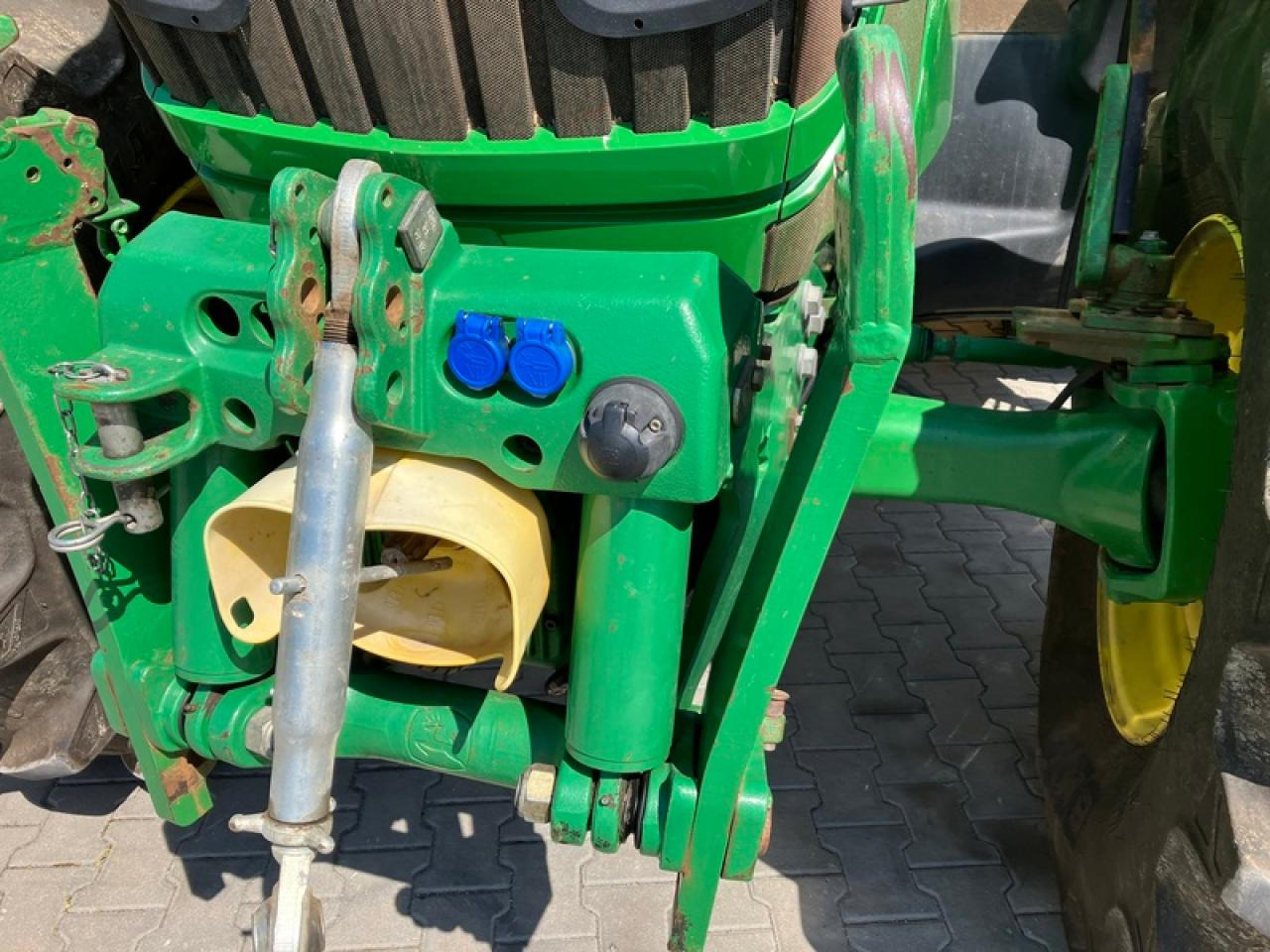 John Deere 6210R AUTOPOWER - Farm tractor: picture 5 John Deere 6210R AUTOPOWER - Farm tractor: picture 5
