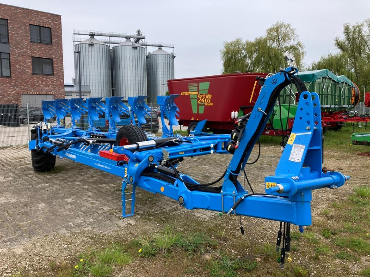 Lemken DIAMANT 16 V OFF+ONLAND - Plow: picture 2 Lemken DIAMANT 16 V OFF+ONLAND - Plow: picture 2