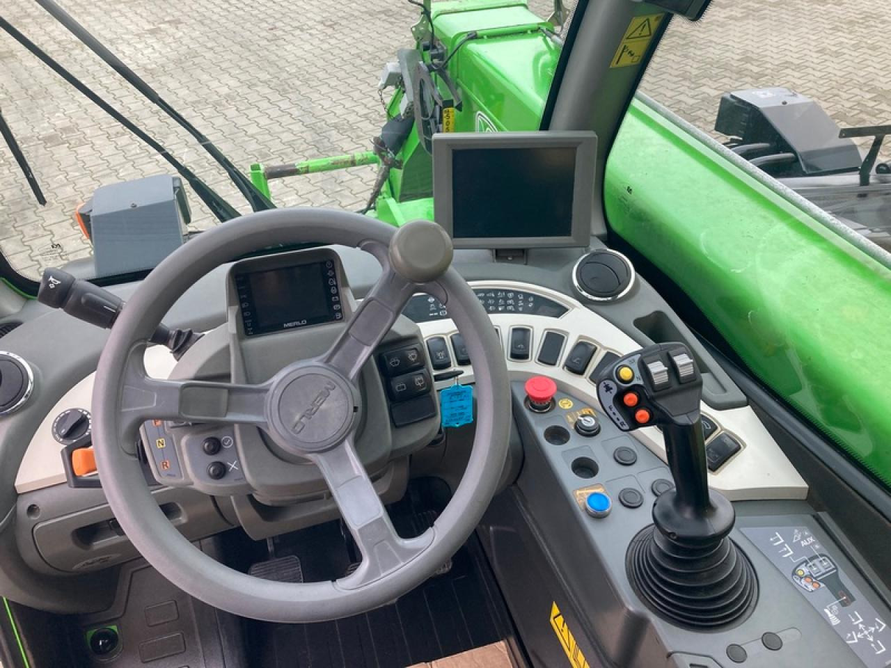 Telescopic handler Merlo TF42.7-140: picture 7