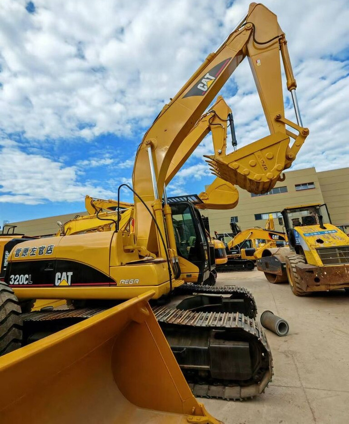Caterpillar 320CL - Wheel excavator: picture 2 Caterpillar 320CL - Wheel excavator: picture 2