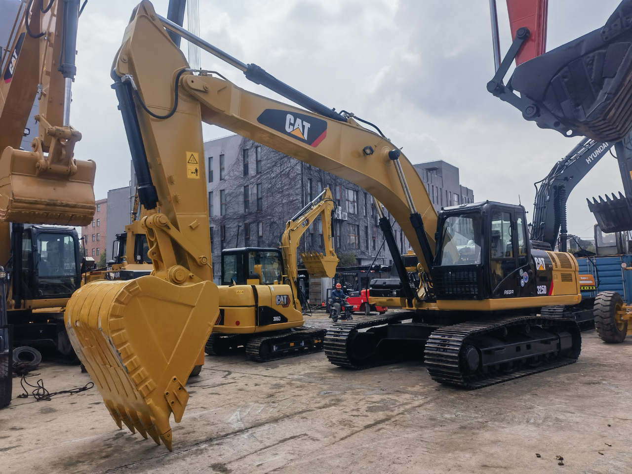 CATERPILLAR CAT 325D Excavator - Crawler excavator: picture 5 CATERPILLAR CAT 325D Excavator - Crawler excavator: picture 5