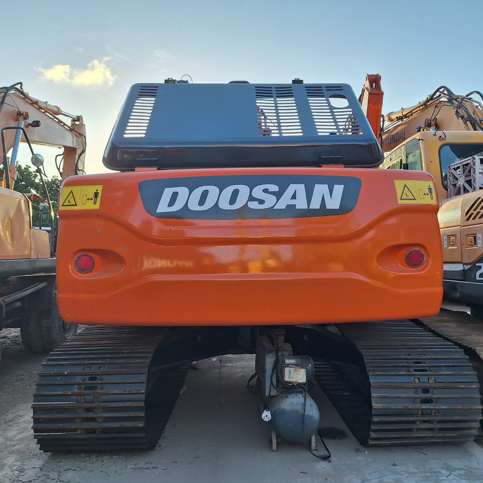 Doosan DX300LC-9C  Crawler Excavator - Crawler excavator: picture 3 Doosan DX300LC-9C  Crawler Excavator - Crawler excavator: picture 3
