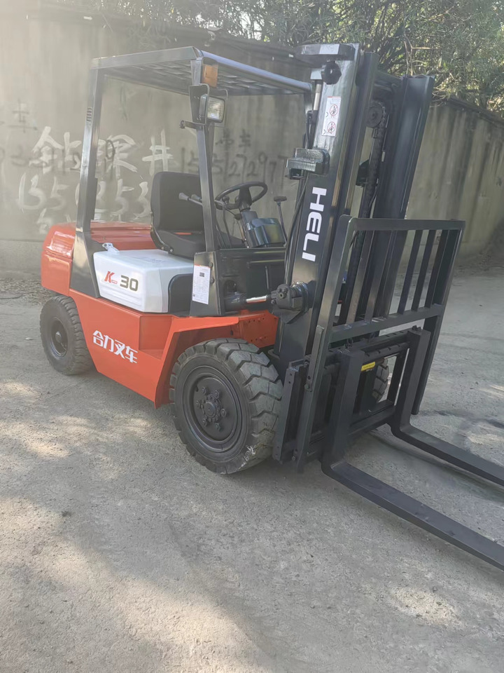 HELI CPCD 30 forklift - Diesel forklift: picture 5 HELI CPCD 30 forklift - Diesel forklift: picture 5