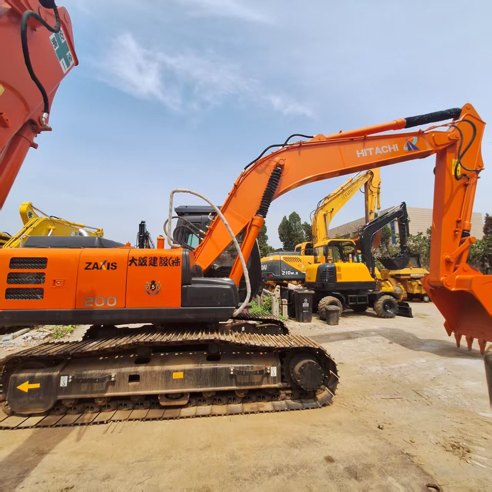 Hitachi ZX200-5g excavator - Excavator: picture 4 Hitachi ZX200-5g excavator - Excavator: picture 4