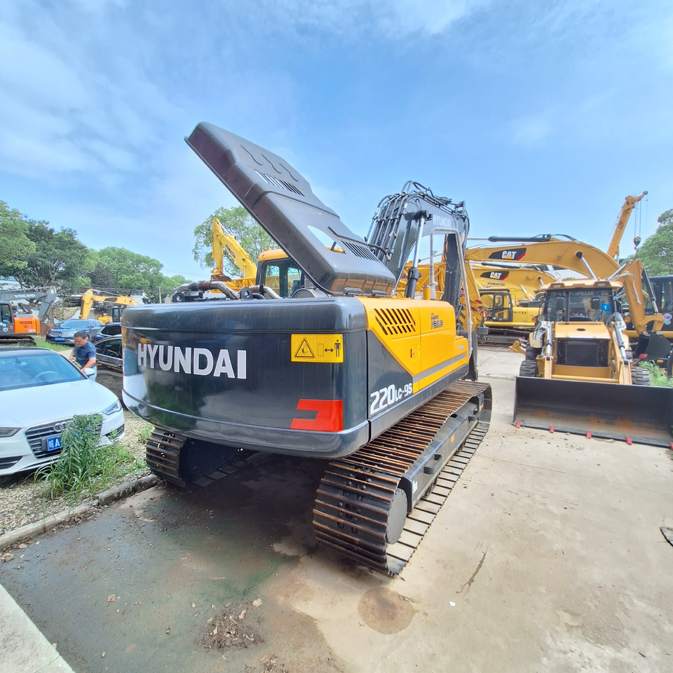 Crawler excavator Hyundai 220LC-9S Excavator: picture 6