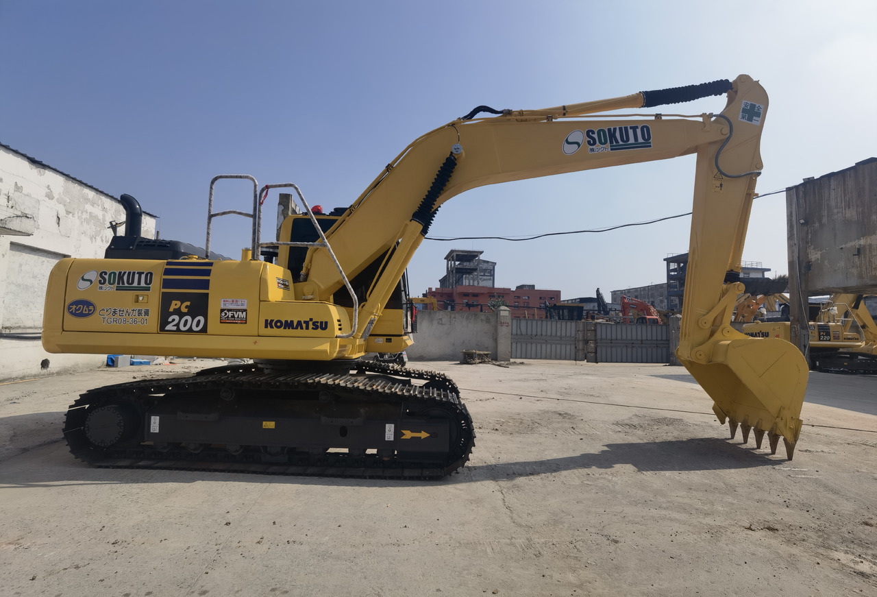 Komatsu PC200-8 Excavator - Crawler excavator: picture 2 Komatsu PC200-8 Excavator - Crawler excavator: picture 2
