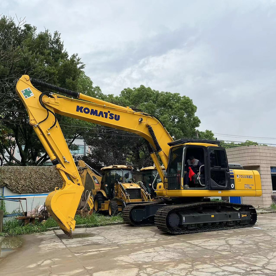 Komatsu PC220-8 Excavator - Crawler excavator: picture 4 Komatsu PC220-8 Excavator - Crawler excavator: picture 4