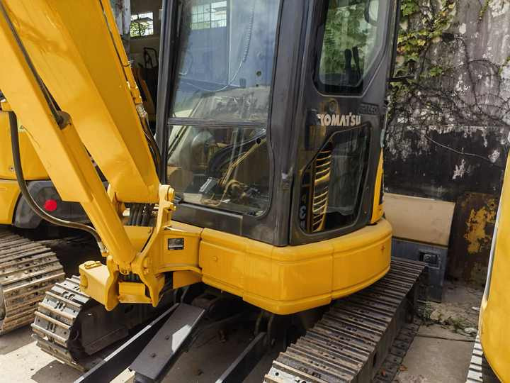 Komatsu PC35MR-3 excavator - Crawler excavator: picture 3 Komatsu PC35MR-3 excavator - Crawler excavator: picture 3