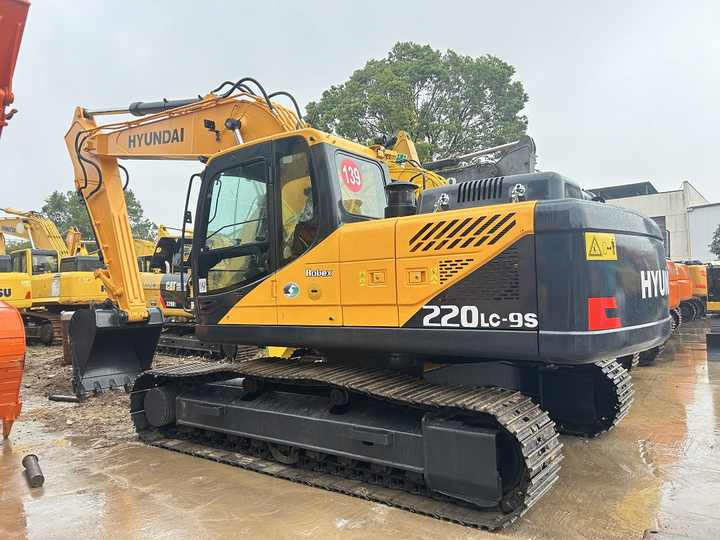 Perfect working Used Hyundai 220LC-9S Crawler Excavator Used Hyundai 220LC-9S Excavator in stock - Crawler excavator: picture 5 Perfect working Used Hyundai 220LC-9S Crawler Excavator Used Hyundai 220LC-9S Excavator in stock - Crawler excavator: picture 5