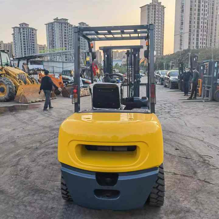 Diesel forklift Second Hand Komatsu FD30 Forklift Comfortable and Convenient used komatsu fd30 with good condition for sale: picture 6