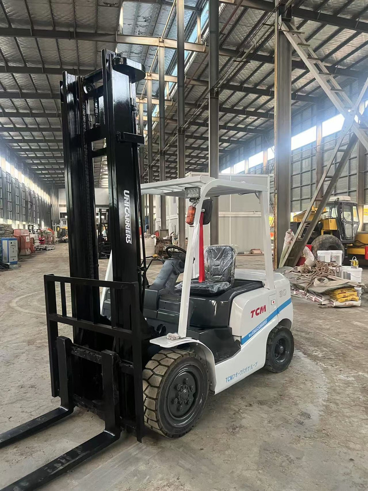 Used TCM FD30 forklift - Diesel forklift: picture 2 Used TCM FD30 forklift - Diesel forklift: picture 2