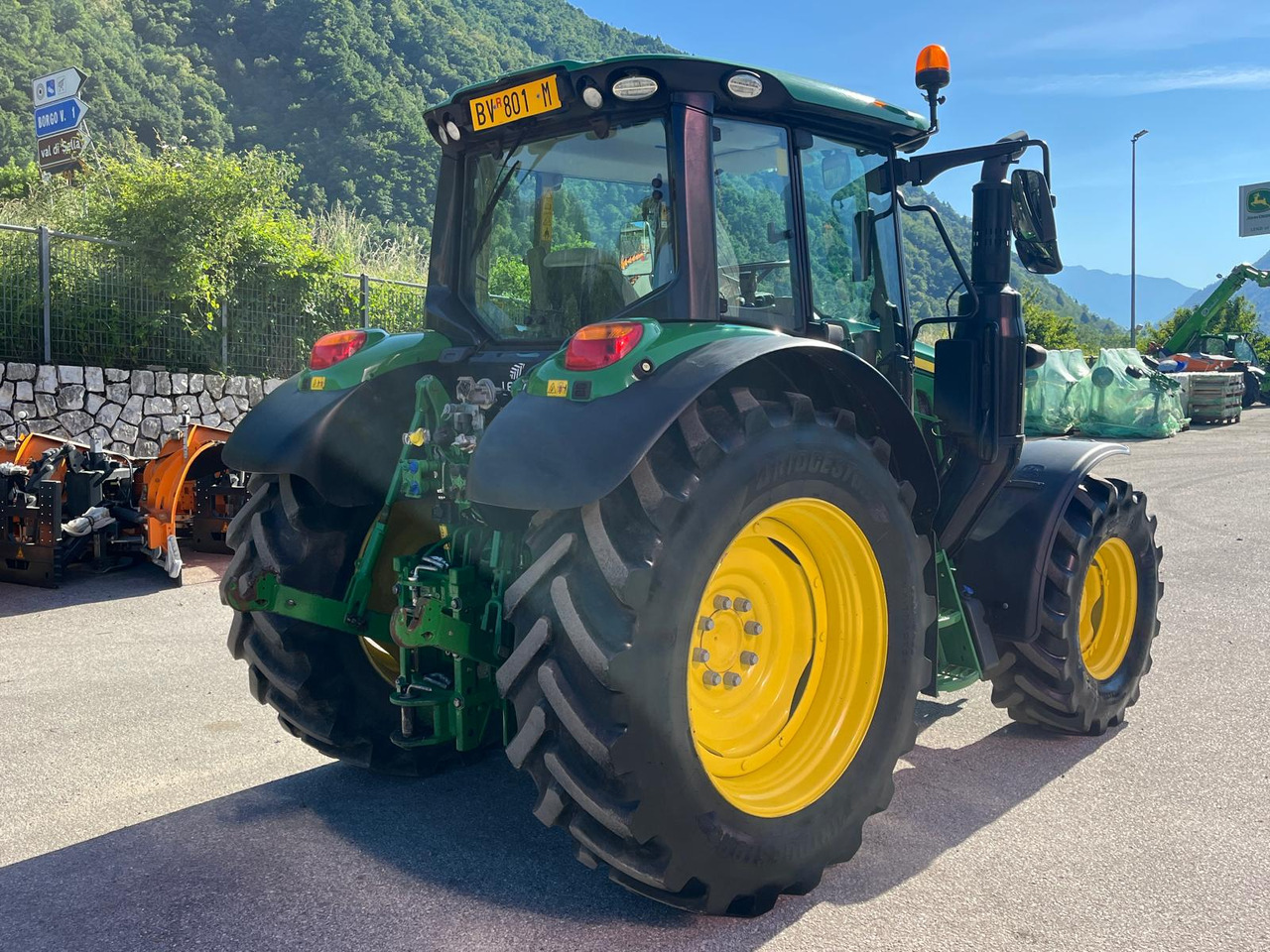 Lease a  JOHN DEERE 6100M JOHN DEERE 6100M: picture 6