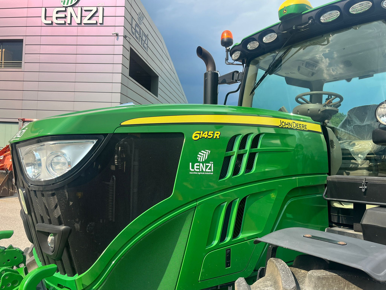 Farm tractor JOHN DEERE 6145 R: picture 11
