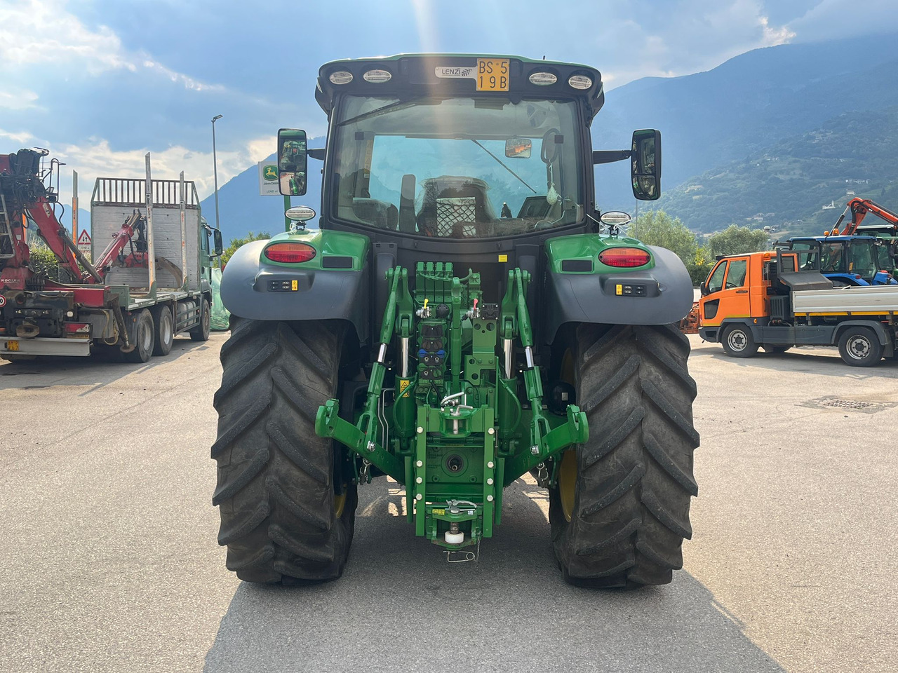 Farm tractor JOHN DEERE 6145 R: picture 6