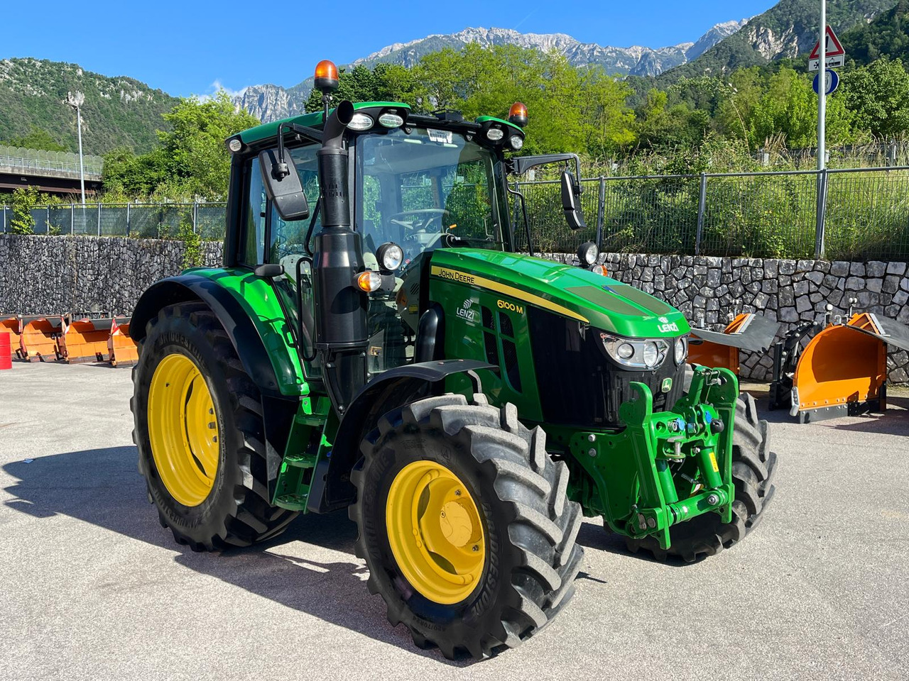 TRATTORE JOHN DEERE 6100M - Farm tractor: picture 4 TRATTORE JOHN DEERE 6100M - Farm tractor: picture 4