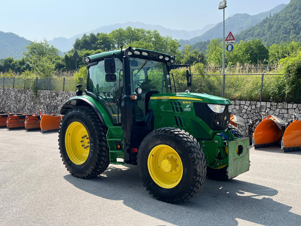 TRATTORE JOHN DEERE 6130R - Farm tractor: picture 4 TRATTORE JOHN DEERE 6130R - Farm tractor: picture 4