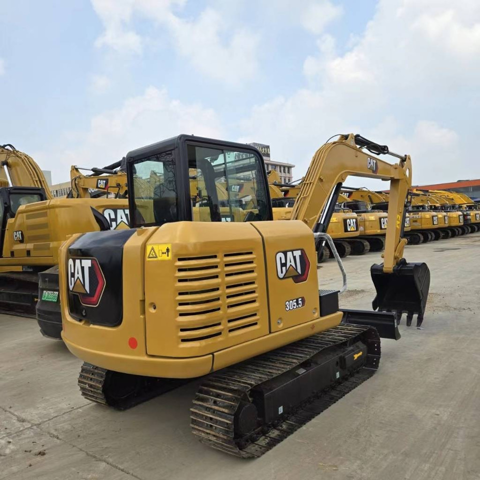 CAT 305 - Mini excavator: picture 1 CAT 305 - Mini excavator: picture 1