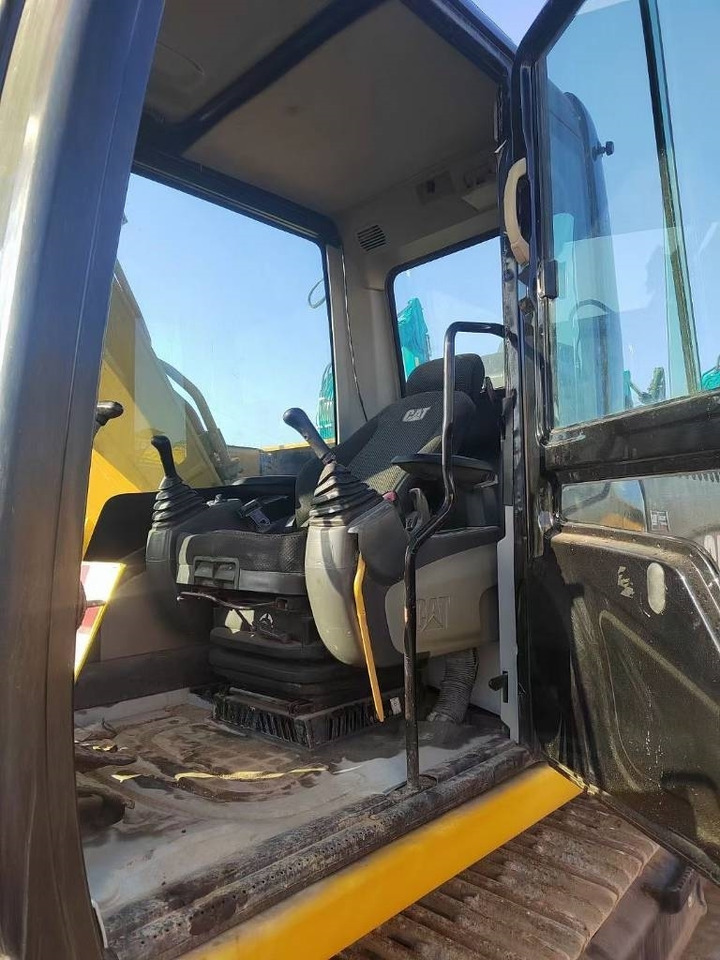 CAT 318 - Crawler excavator: picture 4 CAT 318 - Crawler excavator: picture 4